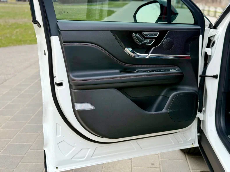 Lincoln Corsair 2024 - 27