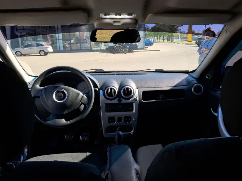 Dacia Logan 2008 - 9