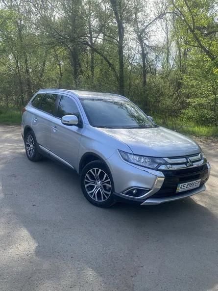 Mitsubishi Outlander 2016