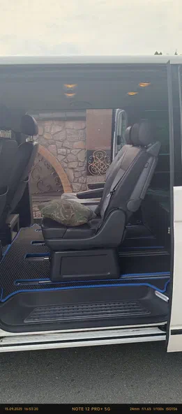 Volkswagen Multivan 2011 - 29