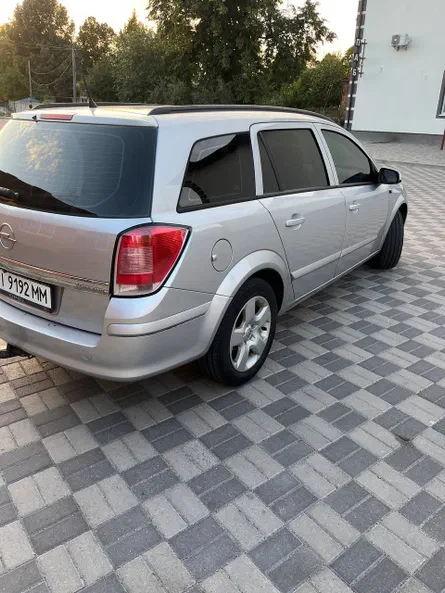 Opel Astra 2006 - 8