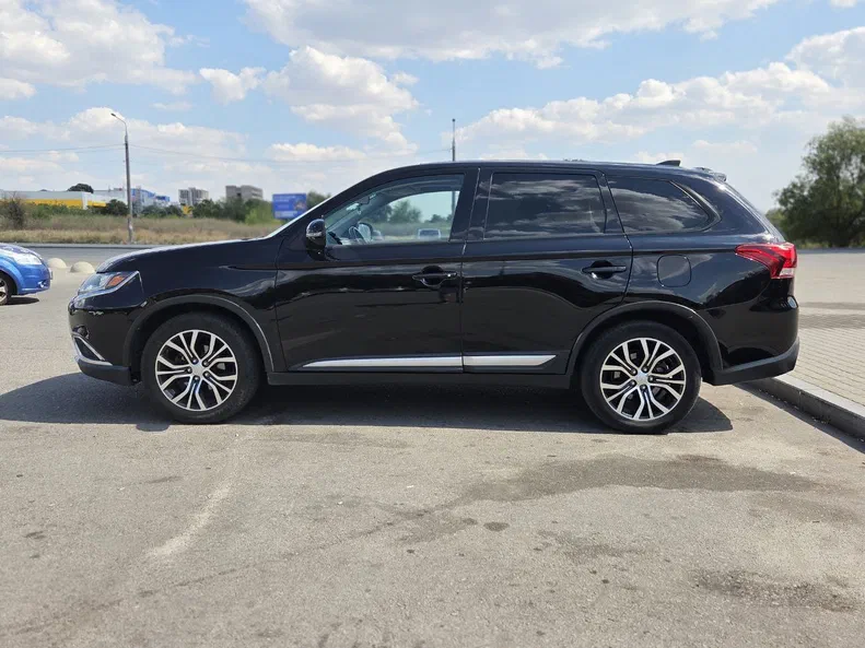 Mitsubishi Outlander 2017 - 15