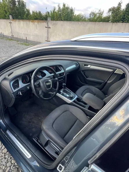 Audi A4 2010 - 7