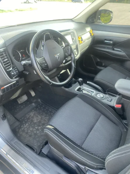 Mitsubishi Outlander 2016