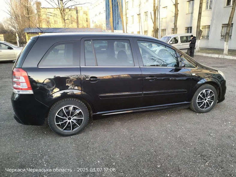 Opel Zafira 2008 - 5