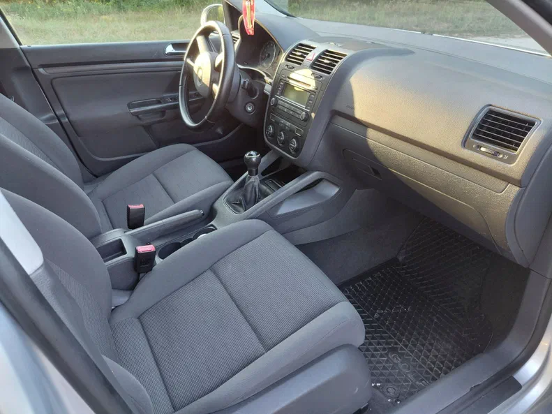Volkswagen Golf 2003 - 4