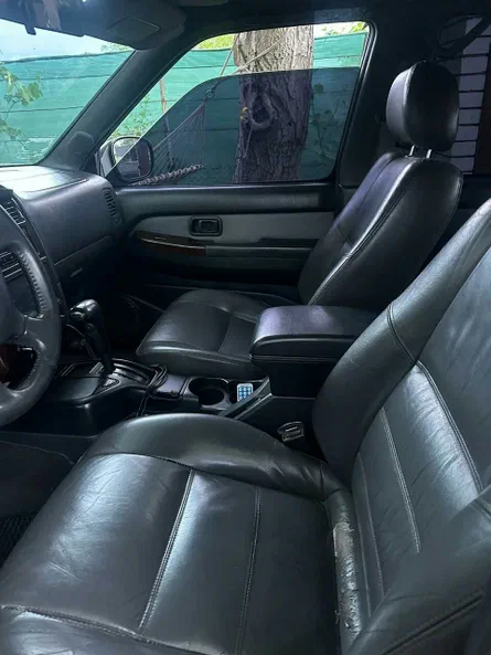 Nissan Pathfinder 1990