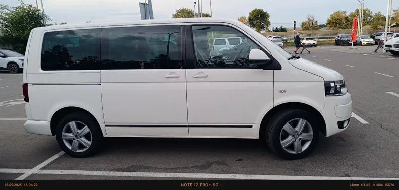 Volkswagen Multivan 2011 - 24