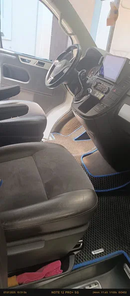 Volkswagen Multivan 2011 - 18