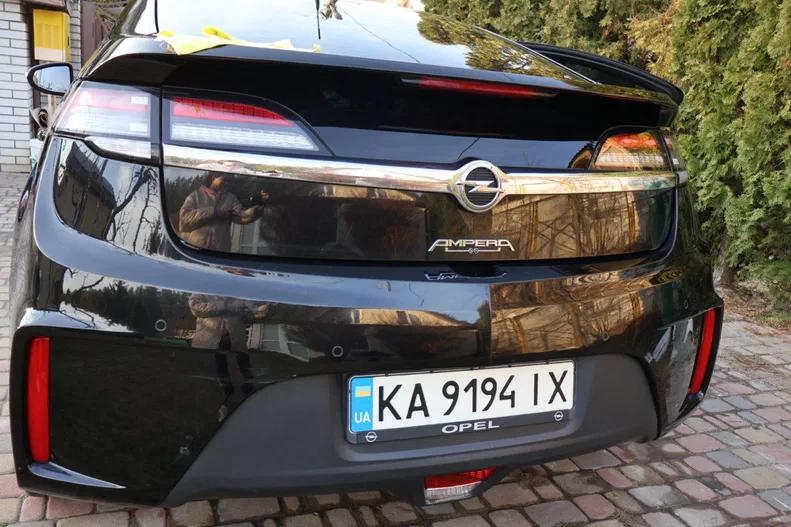 Opel Ampera 2012