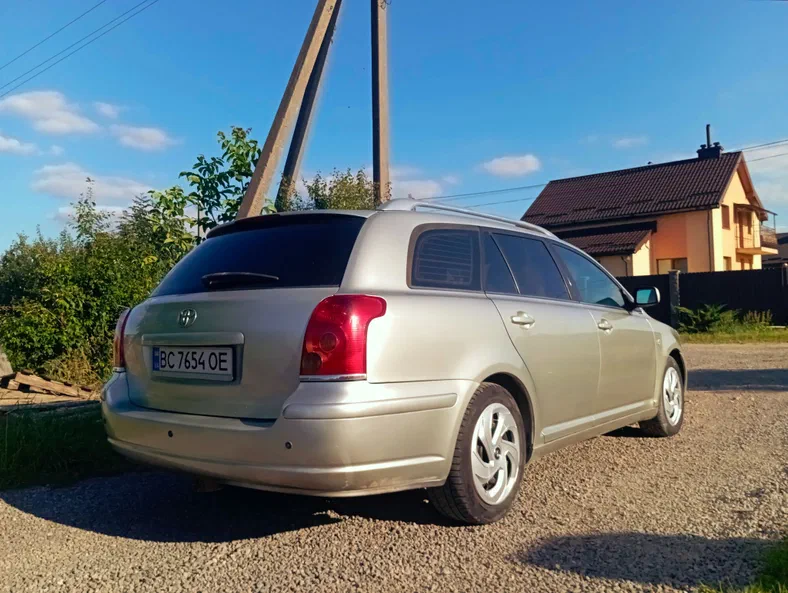 Toyota Avensis 2003
