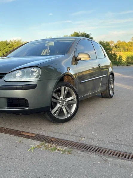 Volkswagen Golf 2003