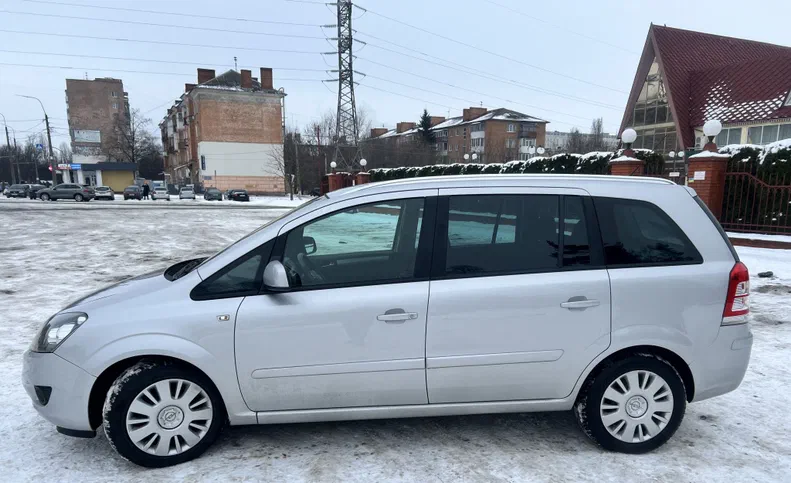 Opel Zafira 2012