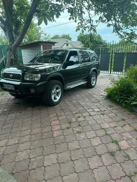 Nissan Pathfinder 1990