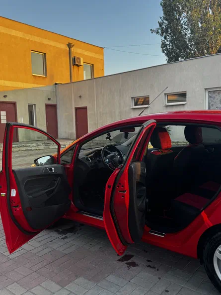 Ford Fiesta 2015 - 5