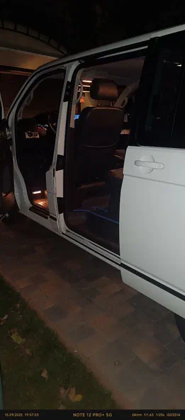 Volkswagen Multivan 2011 - 21