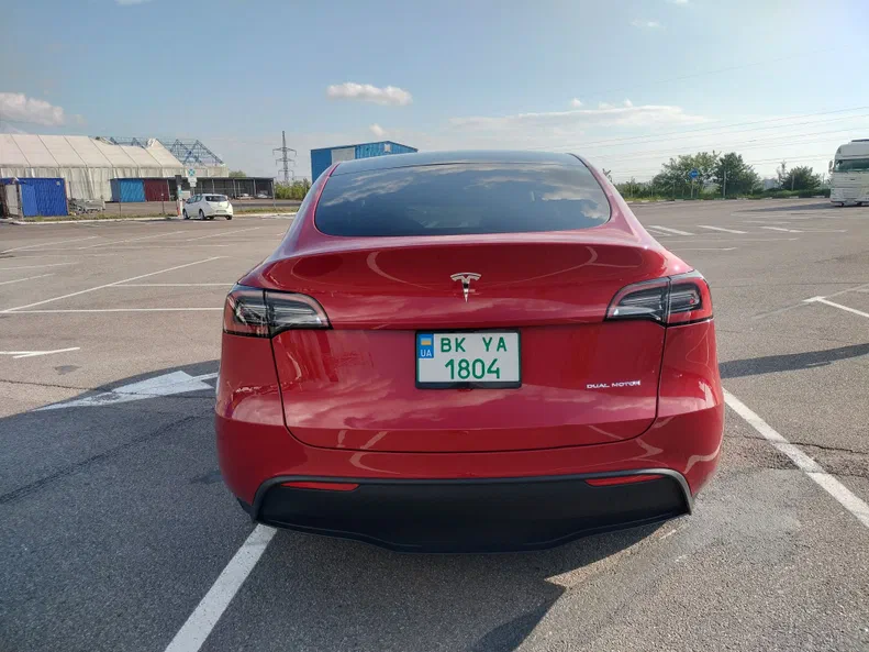 Tesla Model Y 2023 - 9