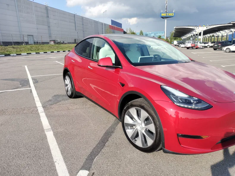 Tesla Model Y 2023 - 6