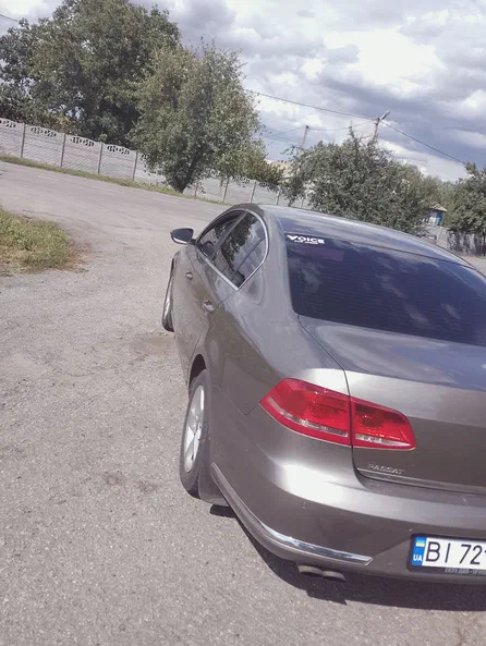 Volkswagen Passat 2011 - 7