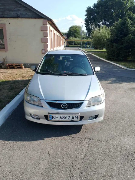 Mazda 323 2001