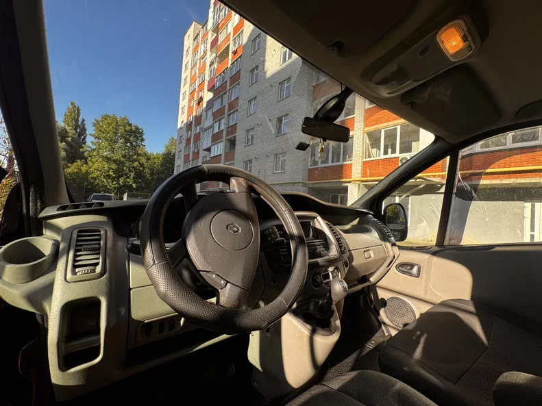 Renault Trafic 2014 - 11