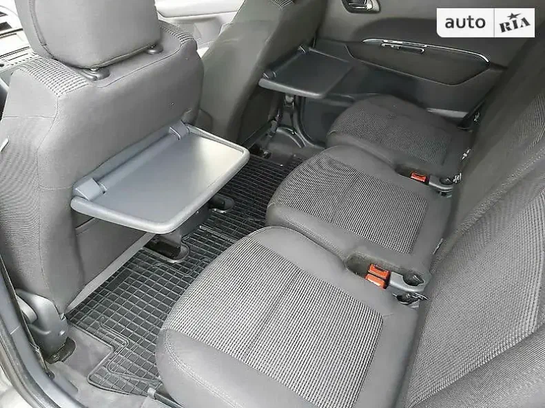 Peugeot 5008 2009 - 19