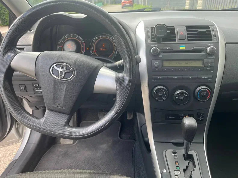 Toyota Corolla 2012 - 6