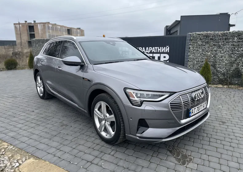 Audi e-tron 2019