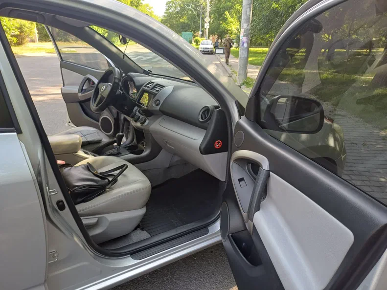 Toyota RAV4 2007 - 6
