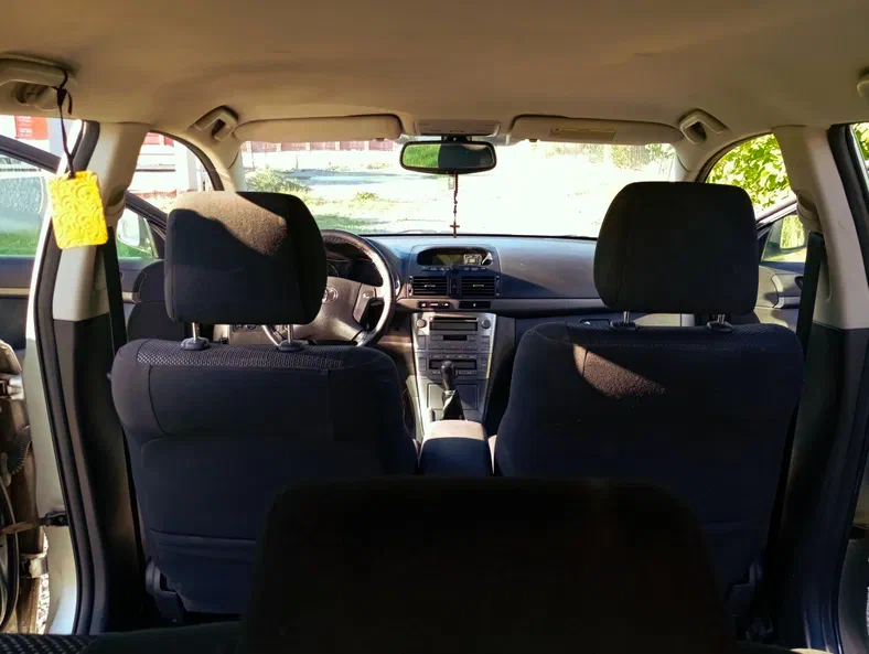 Toyota Avensis 2003 - 13