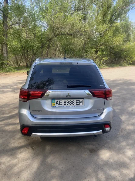 Mitsubishi Outlander 2016