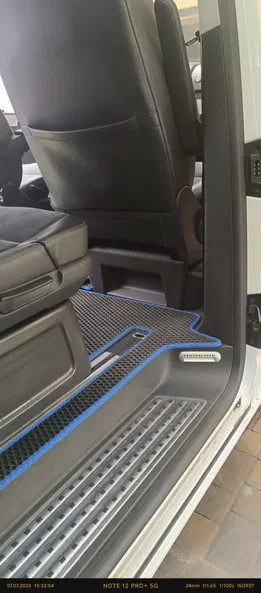 Volkswagen Multivan 2011 - 17