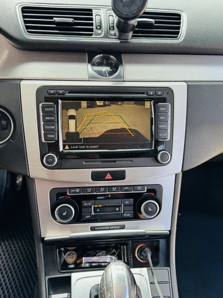 Volkswagen Passat 2011 - 12