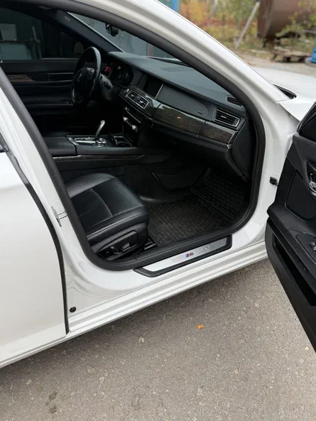 BMW 7 серии 2013