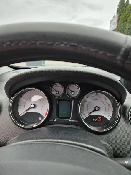 Peugeot 308 2010 - 11