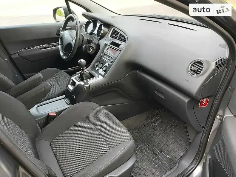 Peugeot 5008 2009 - 14