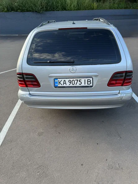 Mercedes-Benz E-Клас 2002 - 8