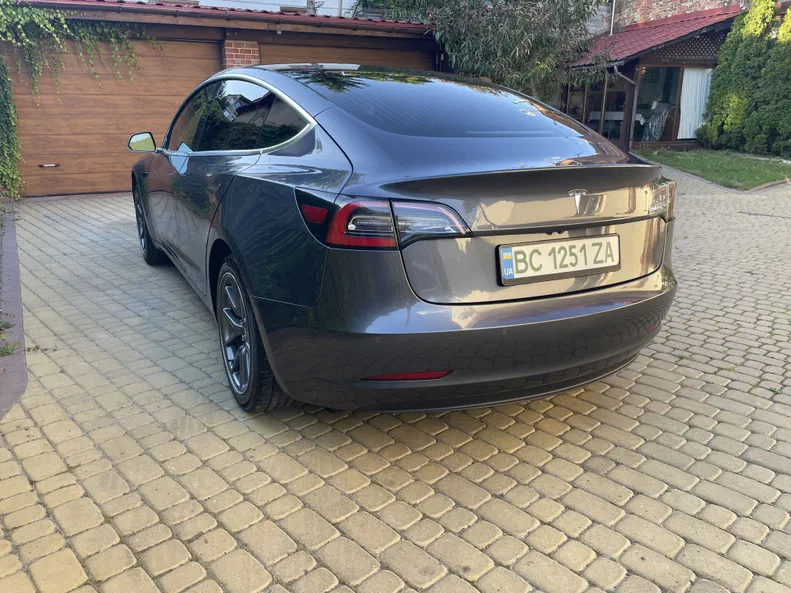 Tesla Model 3 2019 - 5