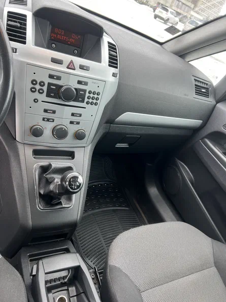 Opel Zafira 2012 - 10