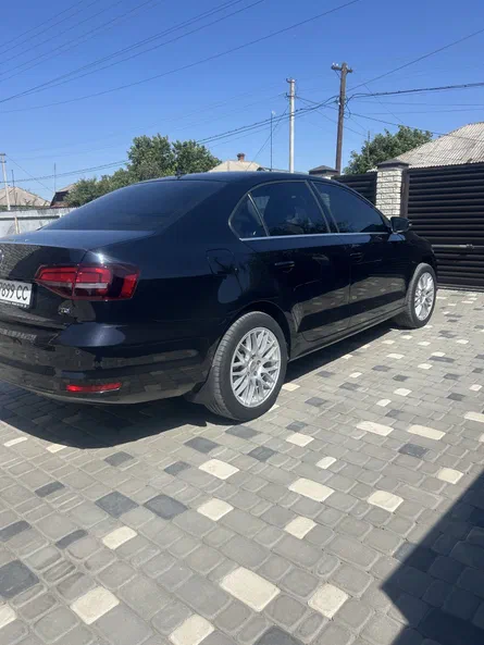 Volkswagen Jetta 2016 - 5