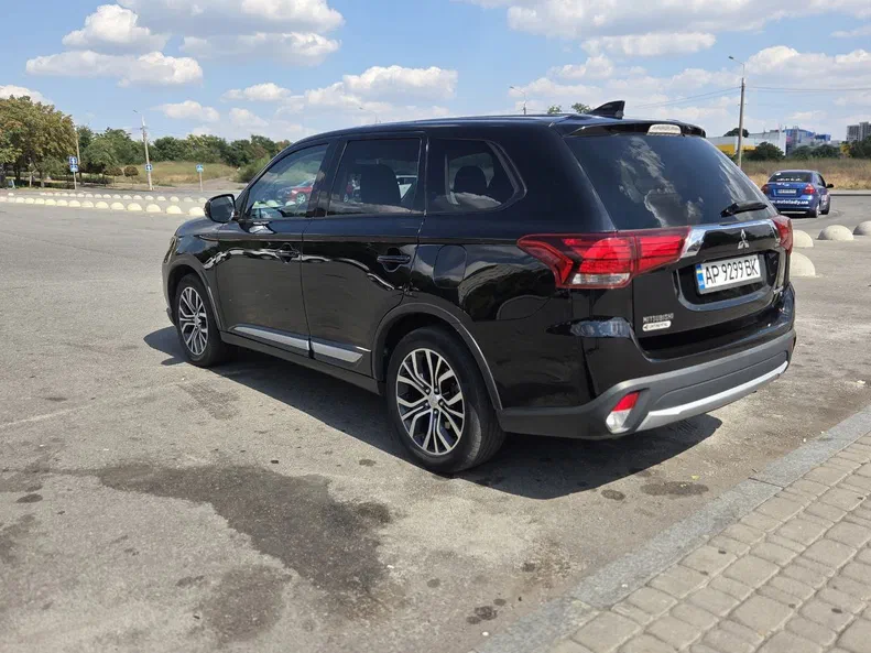 Mitsubishi Outlander 2017 - 8