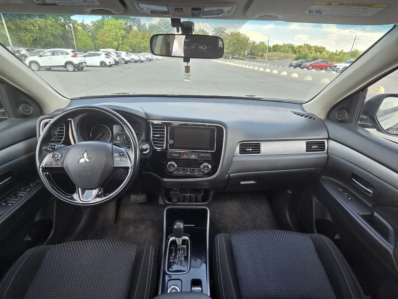 Mitsubishi Outlander 2017 - 9