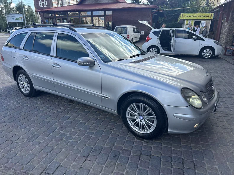 Mercedes-Benz E-Клас 2003 - 6