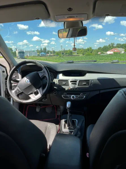 Renault Laguna 2013 - 15