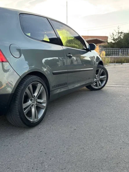 Volkswagen Golf 2003