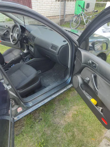 Volkswagen Golf 2001 - 6