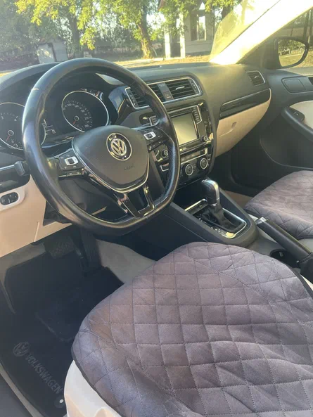Volkswagen Jetta 2016 - 13