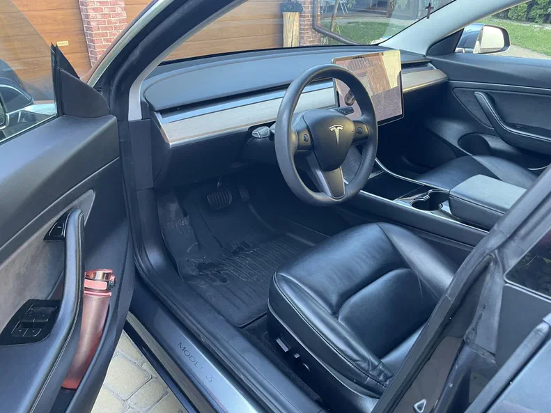 Tesla Model 3 2019 - 10