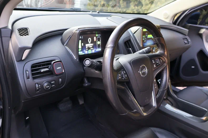 Opel Ampera 2012 - 9