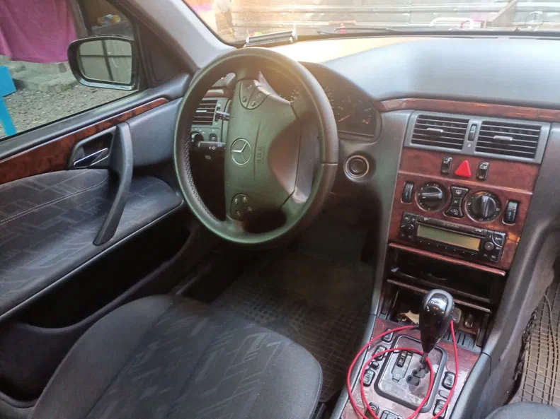 Mercedes-Benz E-Класс 2001